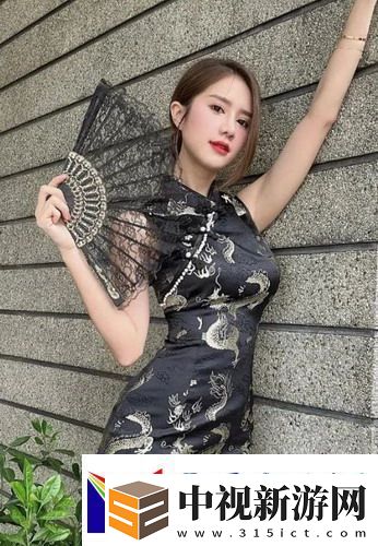 中午媽媽在廚房做飯